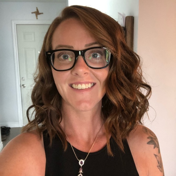 Meet your Posher, Claire - Picture 1 of 1